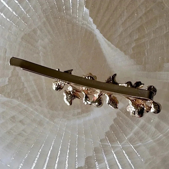 Soft Salmon Pink Floral Romantic Gold Hair Pin w/ Crystal Rhinestones & Enamel - Picture 3 of 5